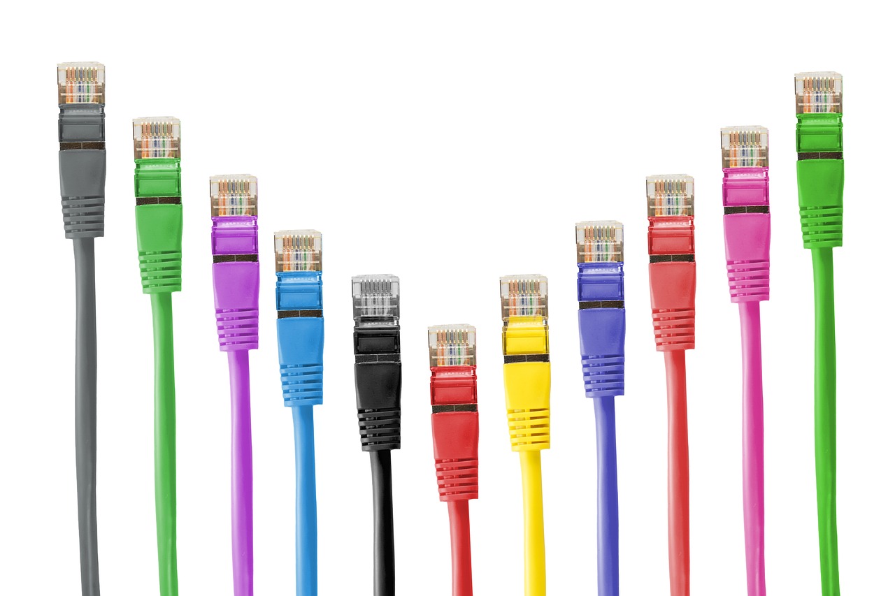 10G光に最適なLANケーブルの選定ポイントは？