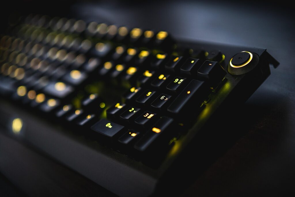 オンラインゲームの遅延を改善するための効果的な方法は？