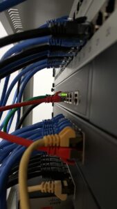 10G光LANケーブルの長さが通信速度に与える影響は？